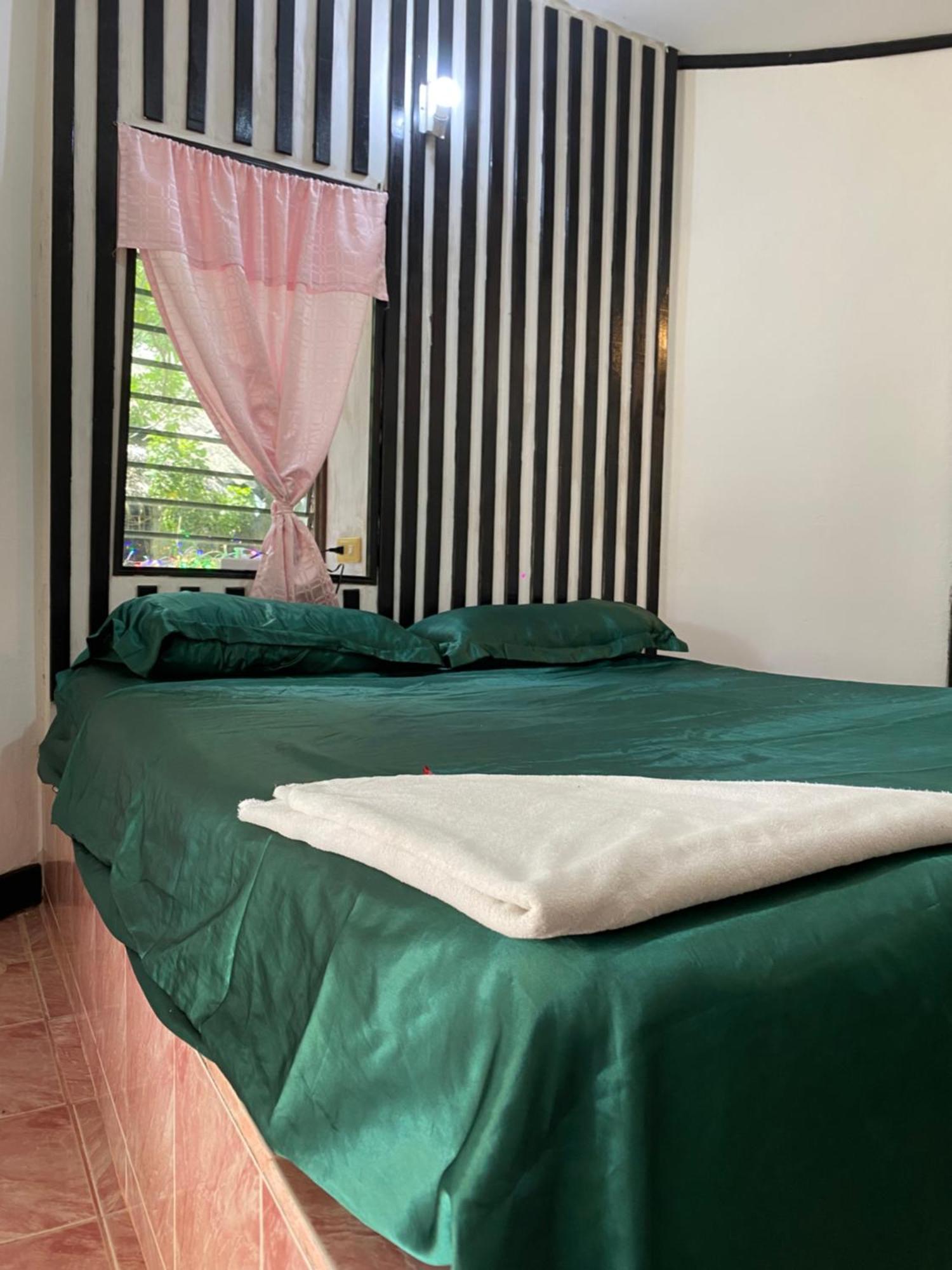 Hutofhappiness Apartment Thong Sala Exterior photo