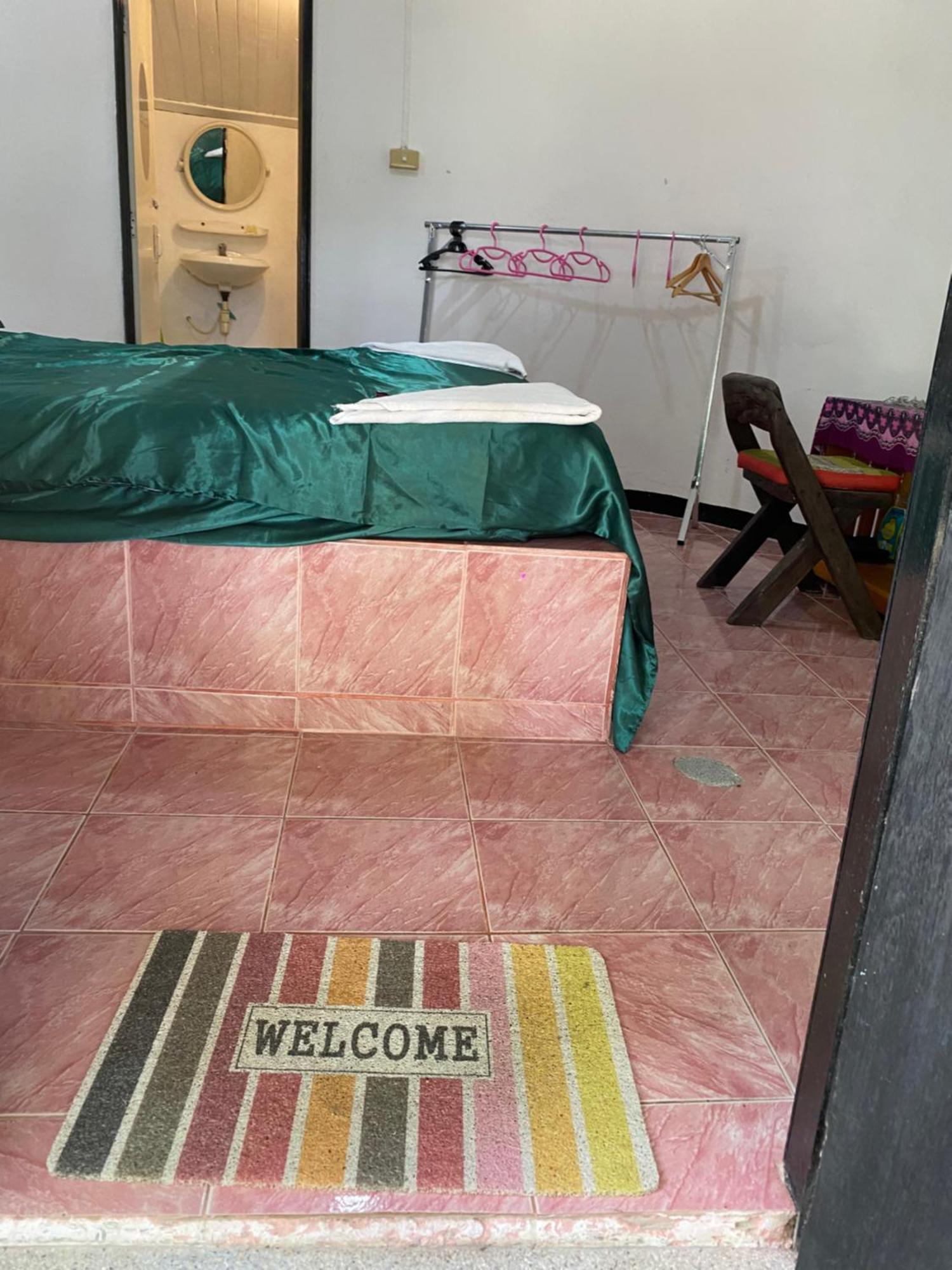 Hutofhappiness Apartment Thong Sala Exterior photo